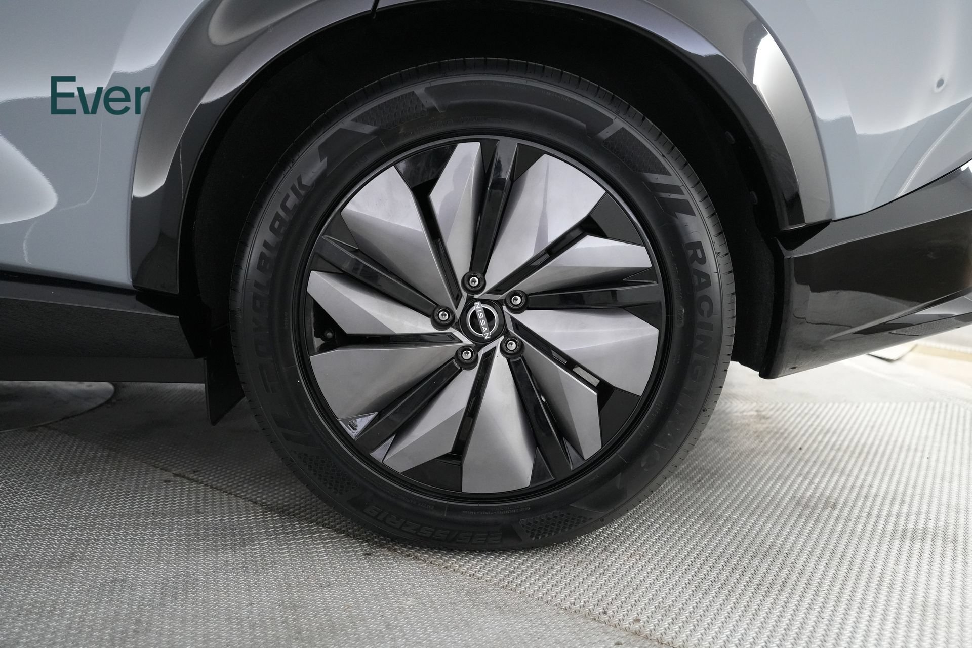 Used 2024 Nissan Ariya AWD image 9