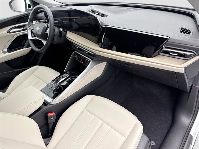Used 2025 Audi Q5 Premium w/ Convenience Package AWD/4WD image 17