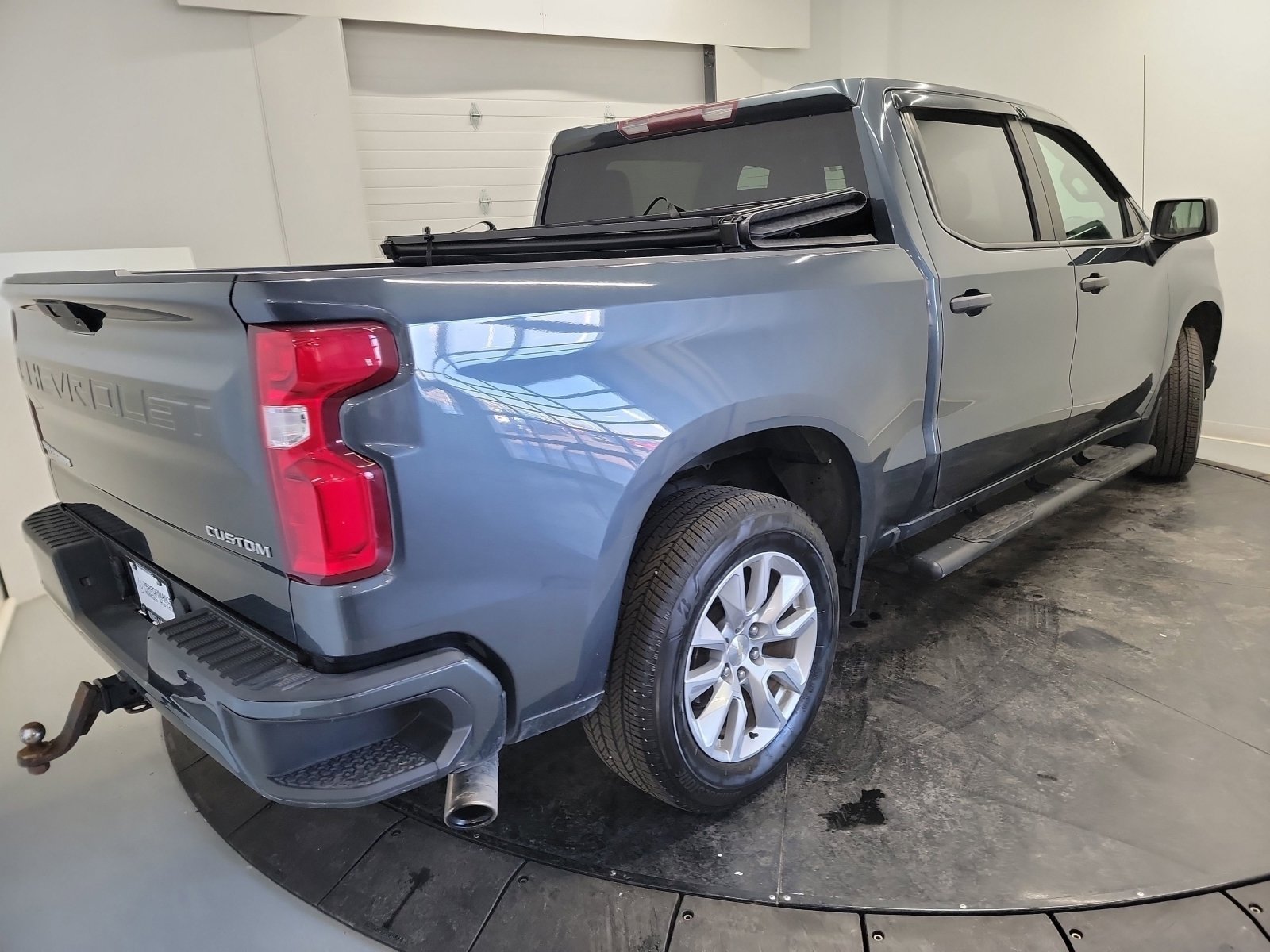 Used 2020 Chevrolet Silverado 1500 Custom w/ Custom Value Package image 9