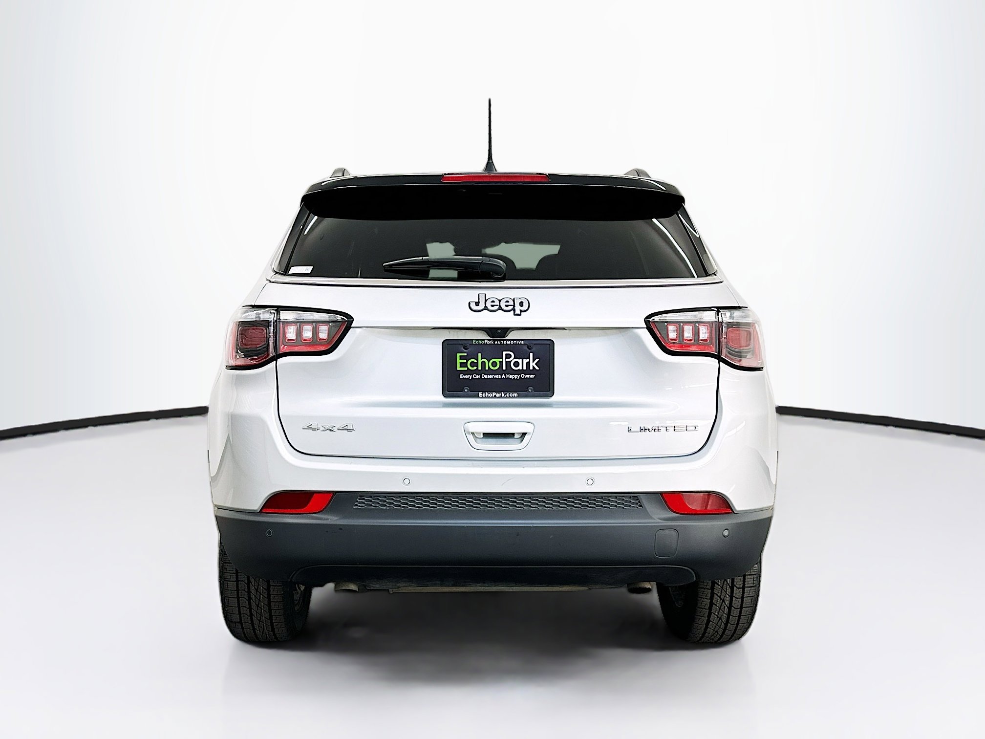 Used 2025 Jeep Compass Limited image 7