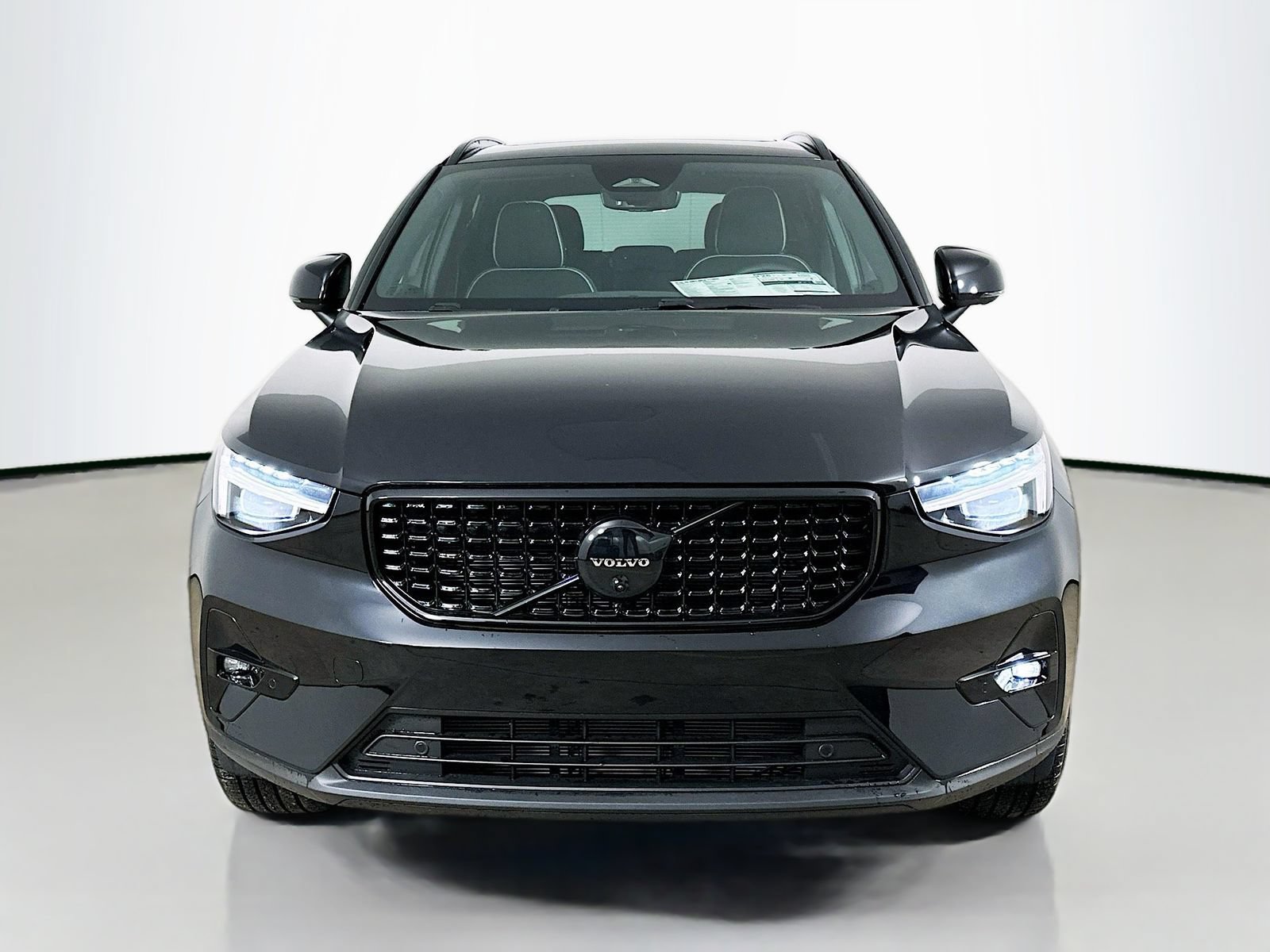New 2026 Volvo XC40 B5 Ultra w/ Protection Package Premier AWD/4WD image 2