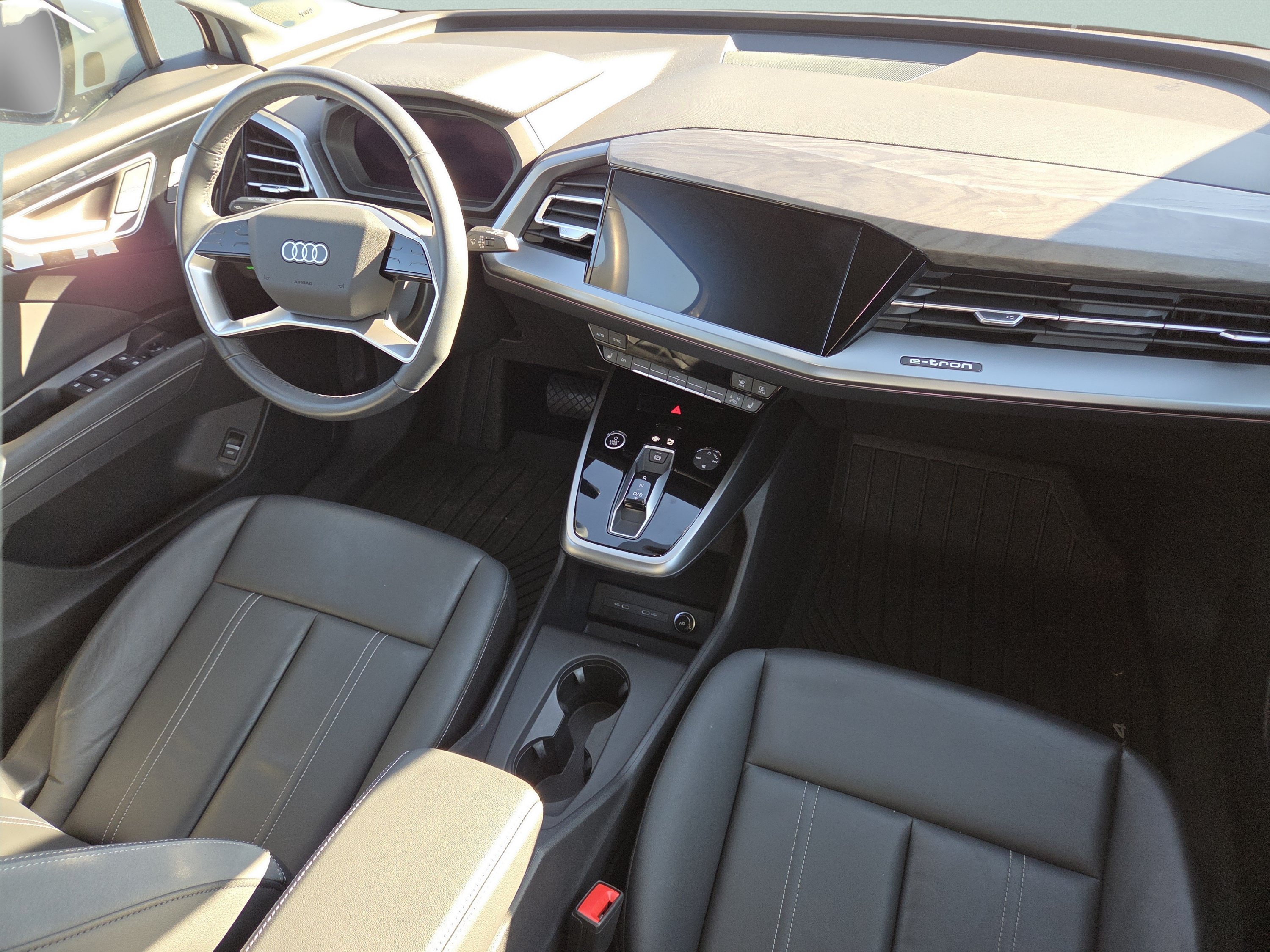 Used 2023 Audi Q4 e-tron Premium Plus w/ Premium Plus AWD/4WD image 30