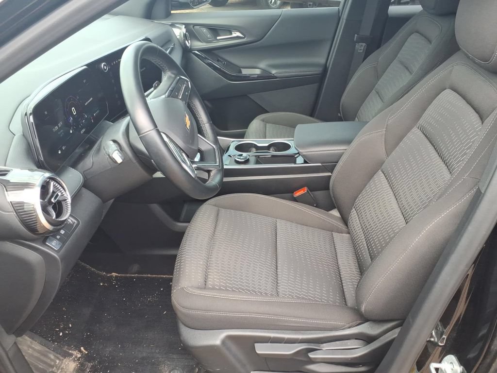 Certified 2026 Chevrolet Equinox LT w/ LPO, Floor Liner Package FWD image 8