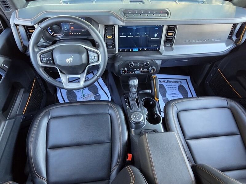 Used 2024 Ford Bronco Badlands image 9