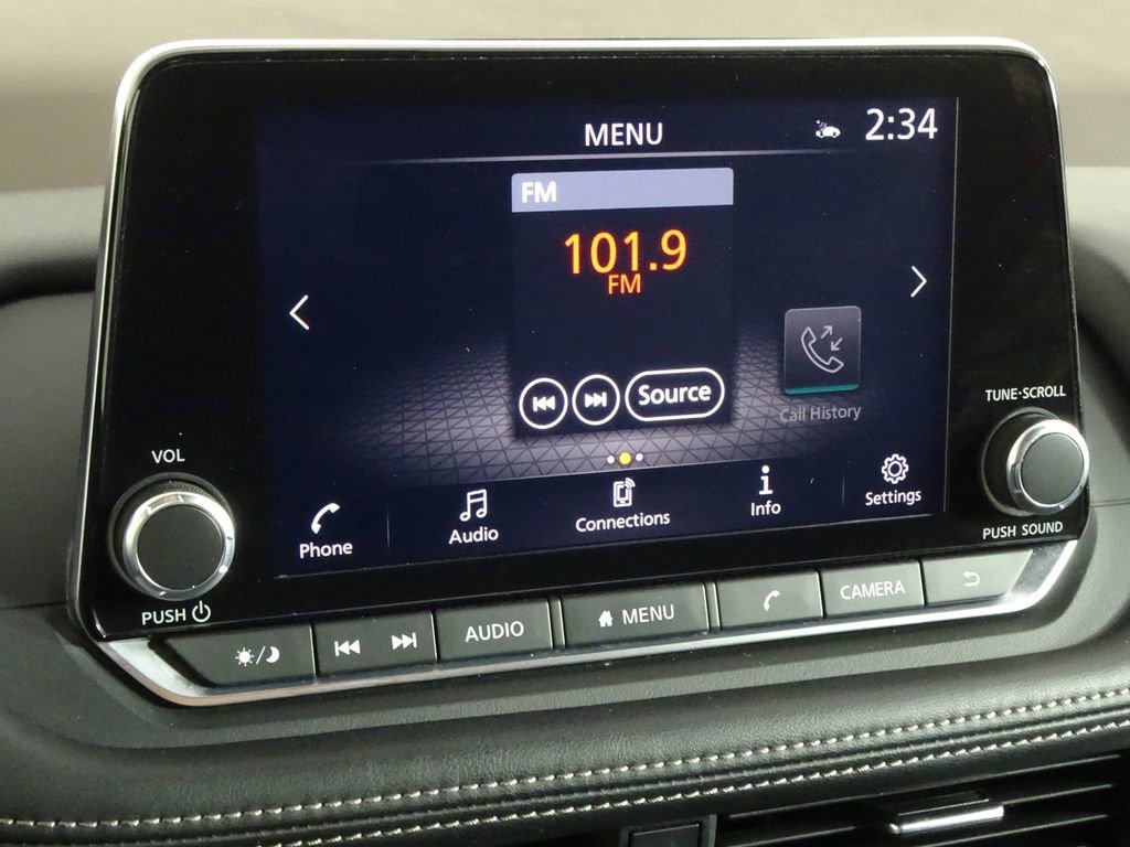 Used 2023 Nissan Rogue SV image 32