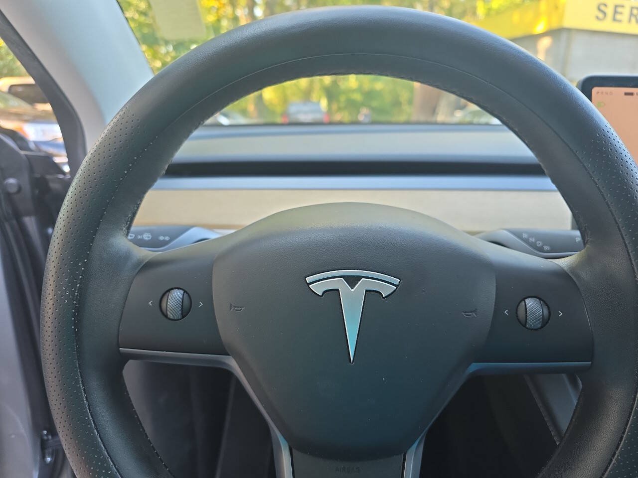 Used 2024 Tesla Model Y Long Range AWD/4WD image 9
