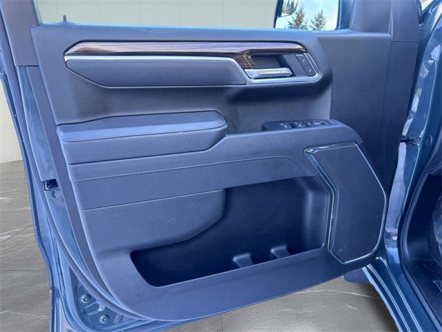 Used 2025 Chevrolet Silverado 1500 LT image 12