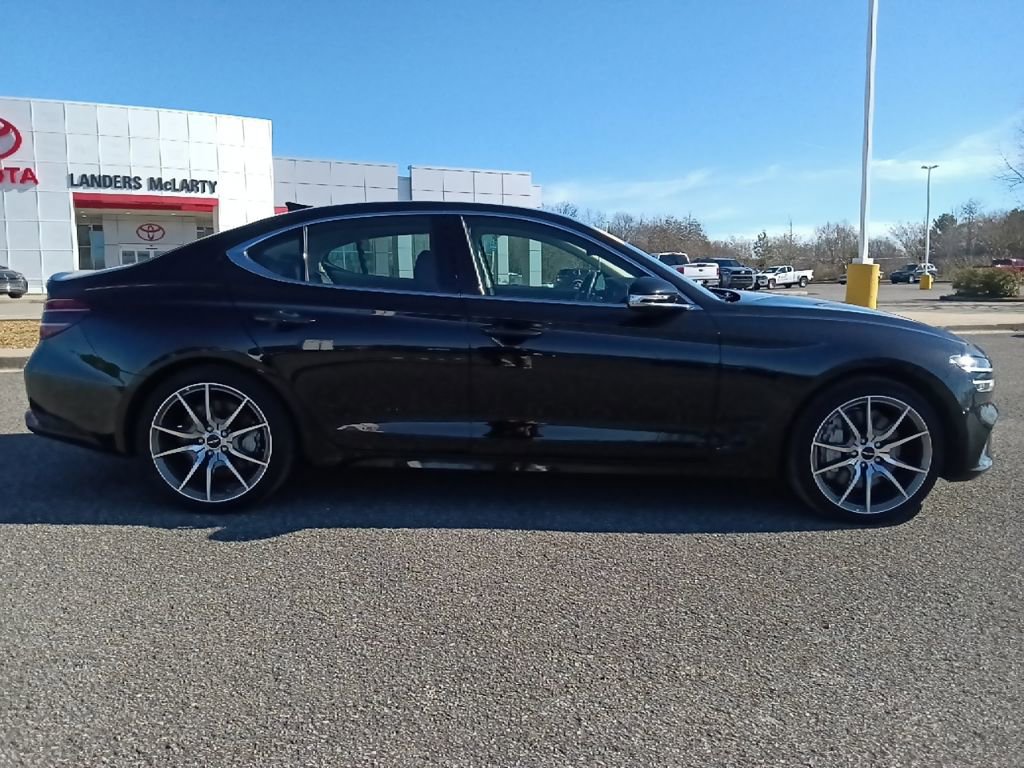 Used 2025 Genesis G70 2.5T image 2