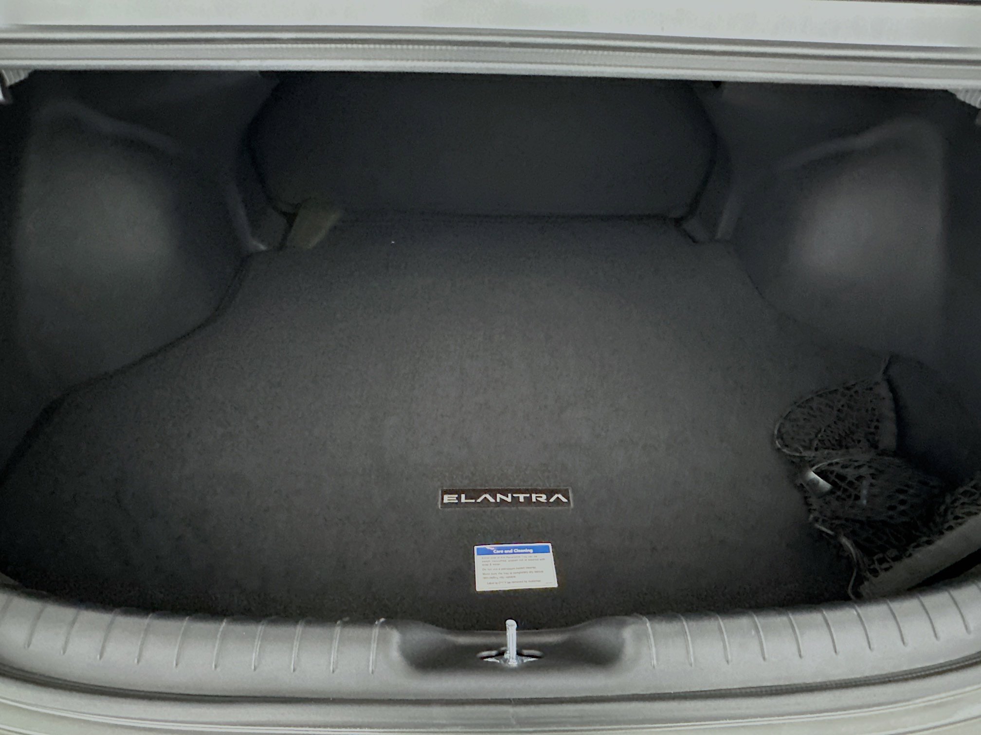 Used 2025 Hyundai Elantra SE image 30