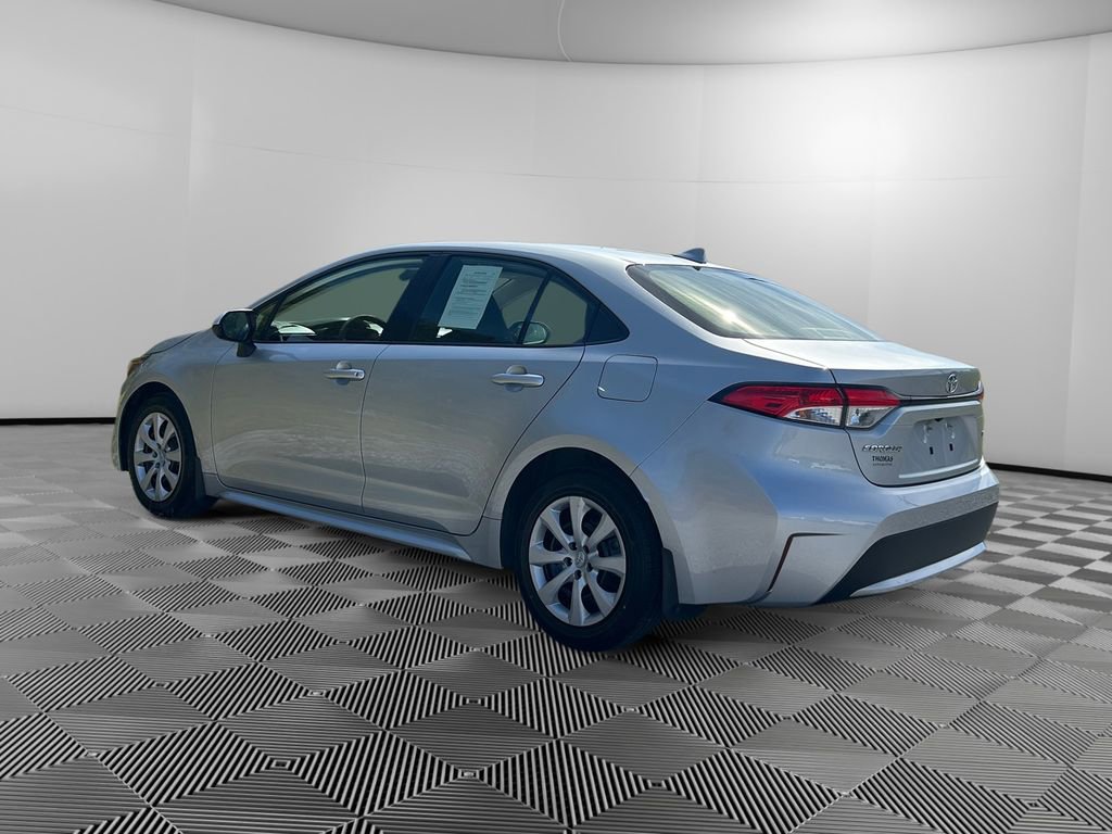 Used 2022 Toyota Corolla LE image 5