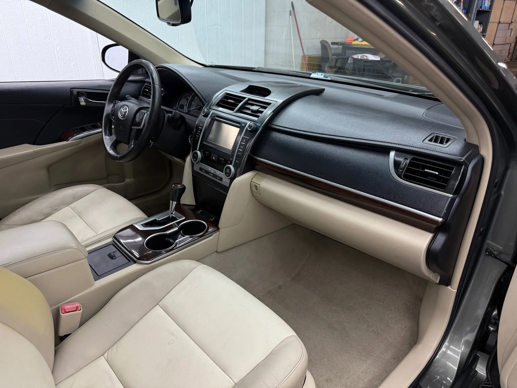 Used 2013 Toyota Camry XLE image 7