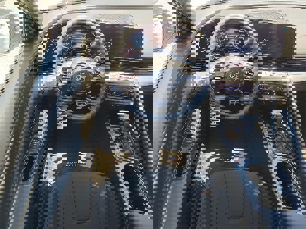 New 2025 Hyundai Elantra SEL image 11