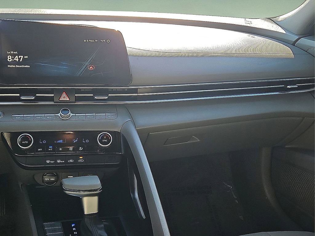 Used 2024 Hyundai Elantra SEL image 15