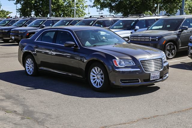 Used 2014 Chrysler 300 RWD image 6