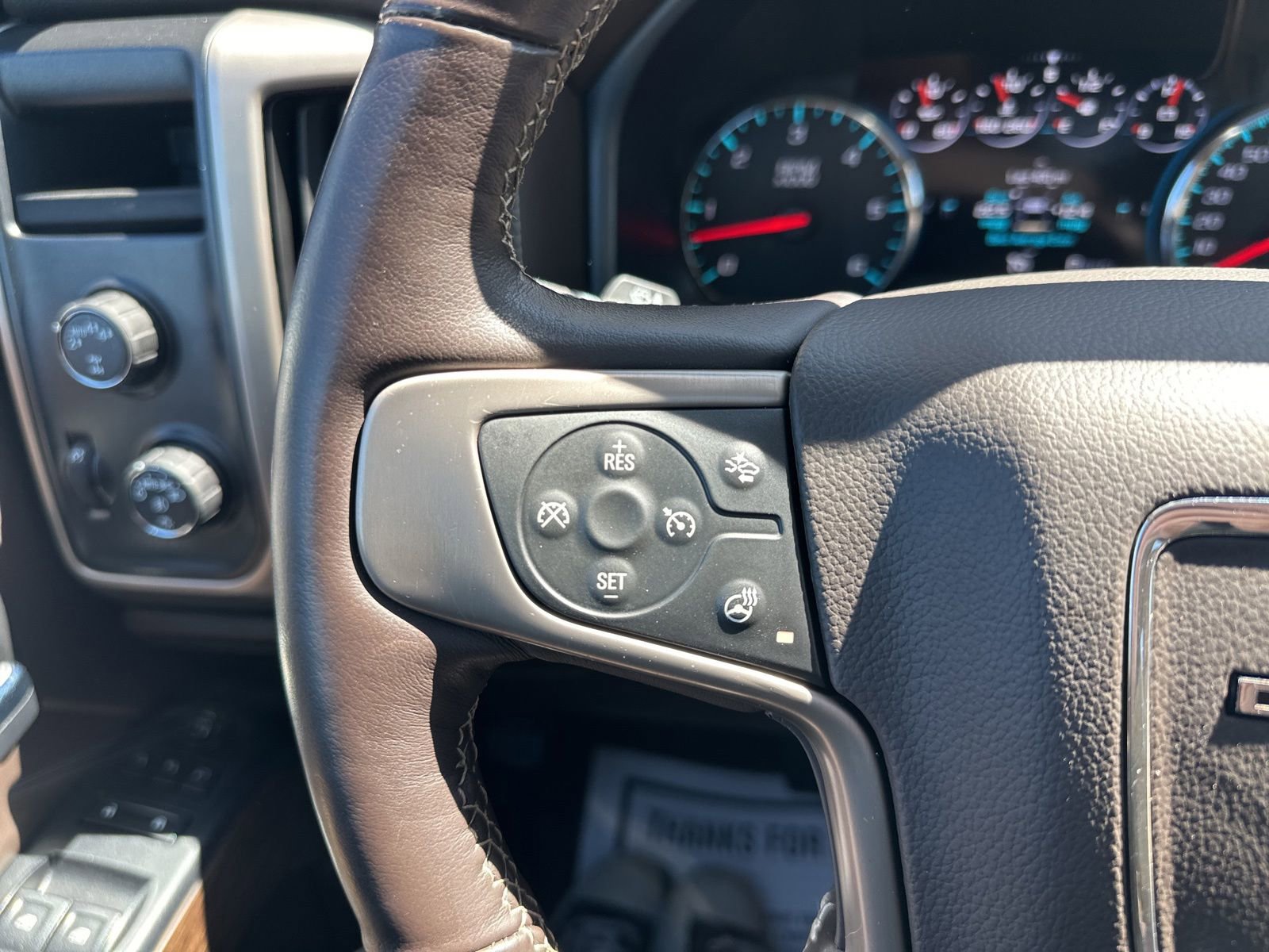 Used 2018 GMC Sierra 1500 Denali AWD/4WD image 49