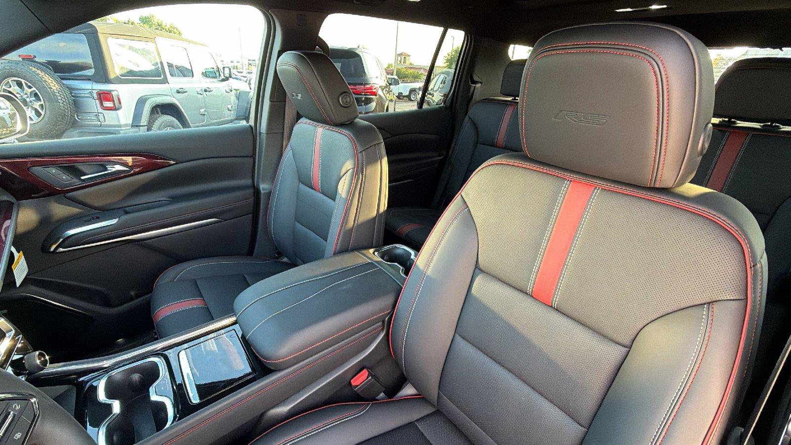 New 2027 Chevrolet Traverse RS w/ LPO, Floor Liner Package FWD image 16