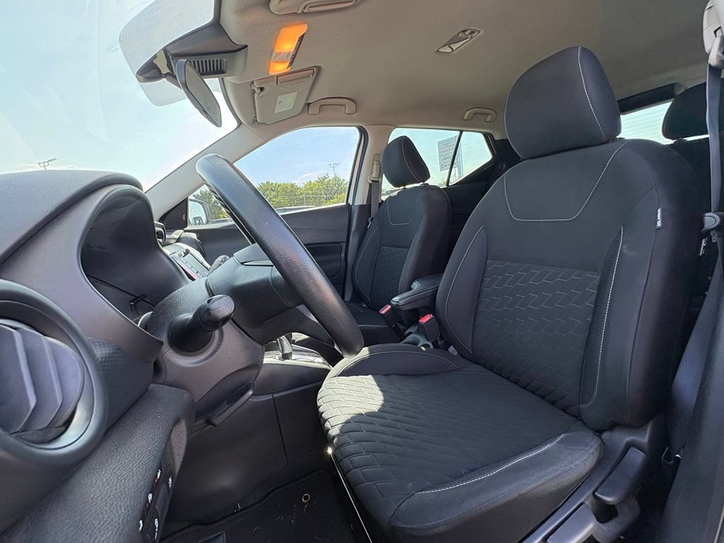 Used 2021 Nissan Kicks S FWD image 13