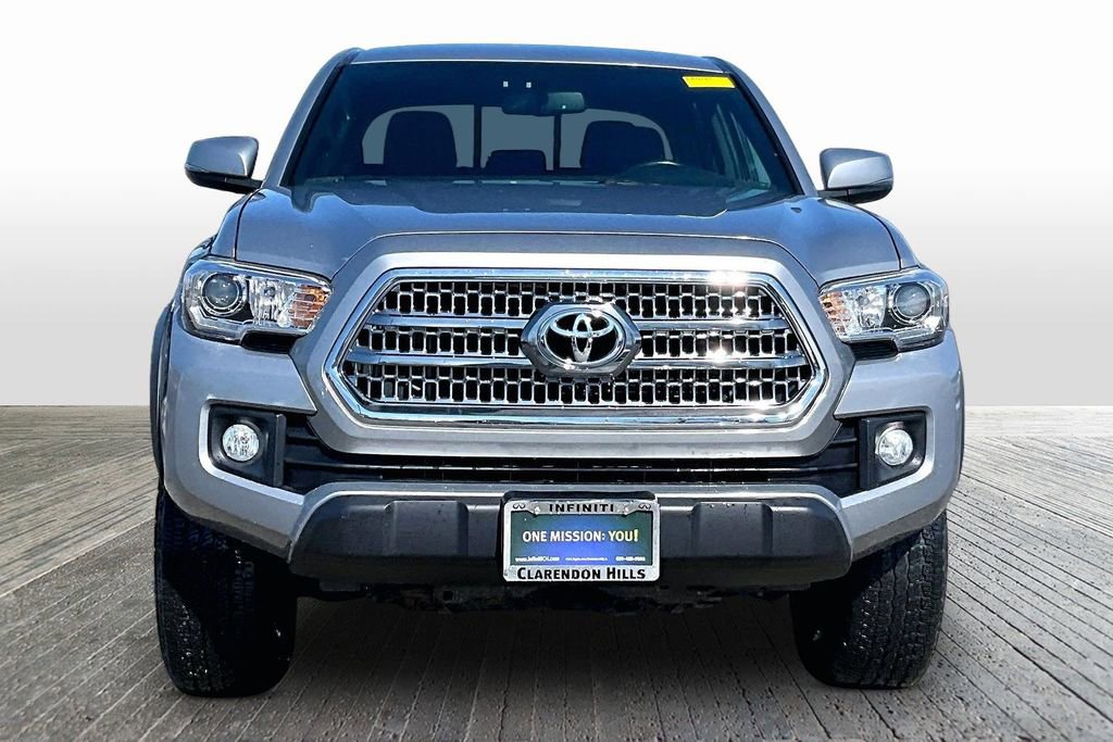 Used 2016 Toyota Tacoma TRD Off-Road w/ Towing Package image 2
