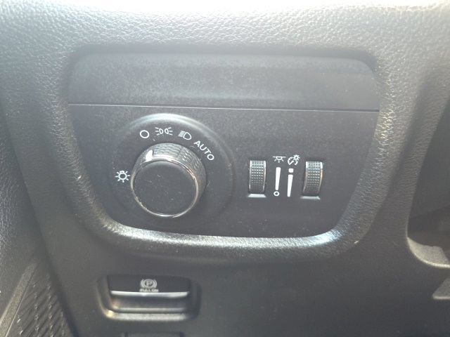Used 2023 Jeep Grand Cherokee Laredo X AWD/4WD image 11