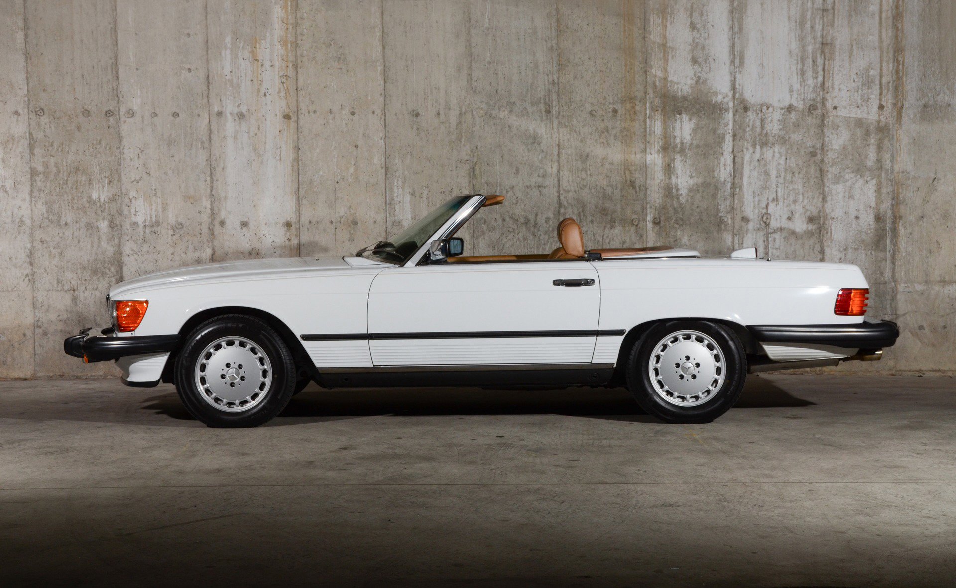 Used 1987 Mercedes-Benz 560 SL image 11