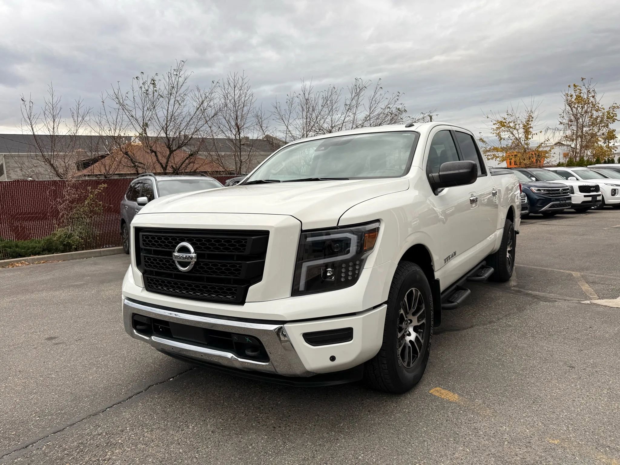 Used 2021 Nissan Titan SV w/ SV Convenience Package image 1