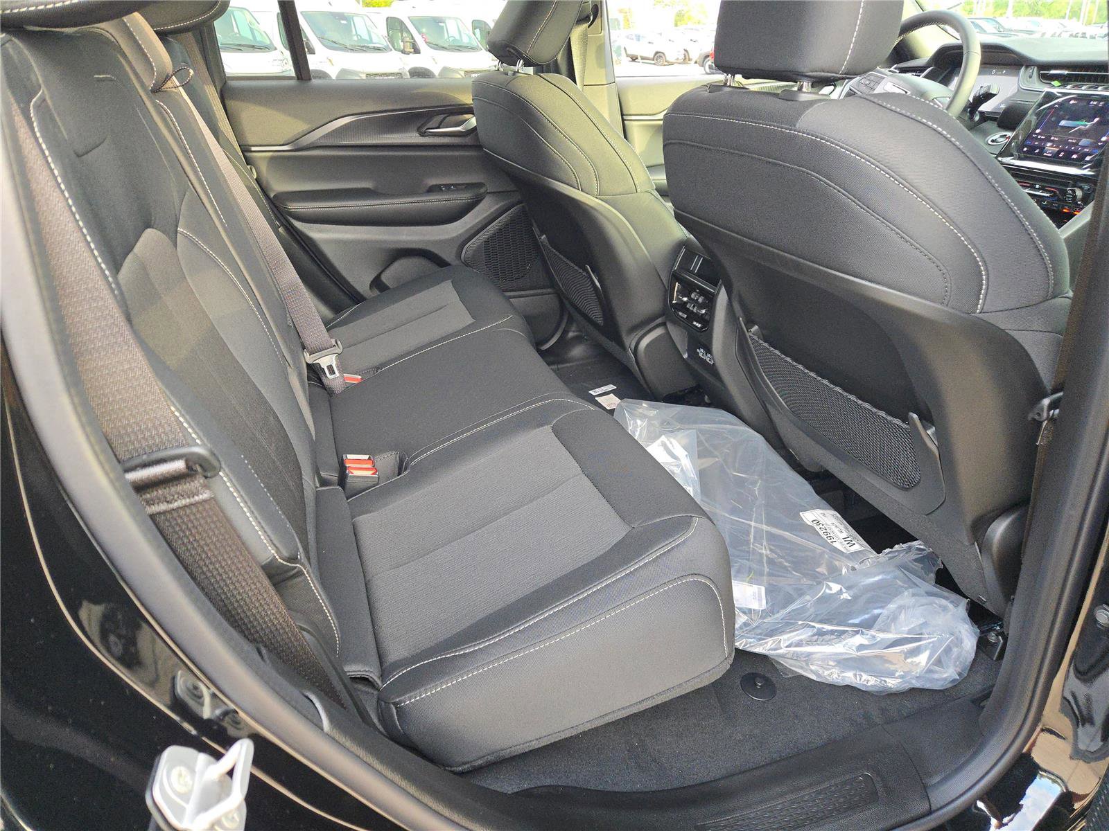 New 2025 Jeep Grand Cherokee Laredo w/ MOPAR Finishing Package image 9