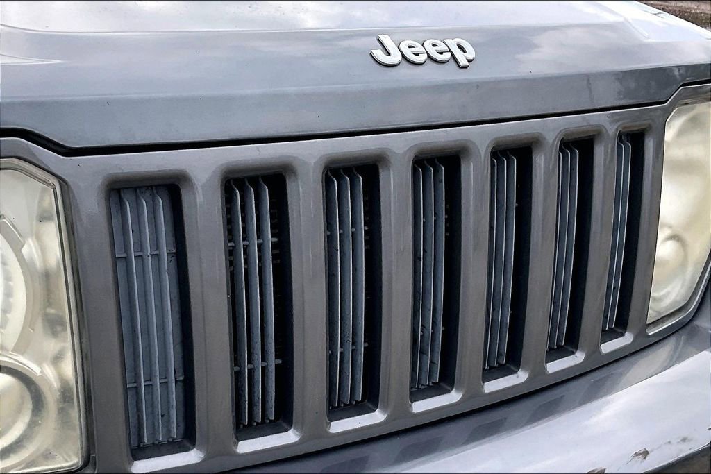 Used 2012 Jeep Liberty Sport w/ Driver Convenience Group image 32