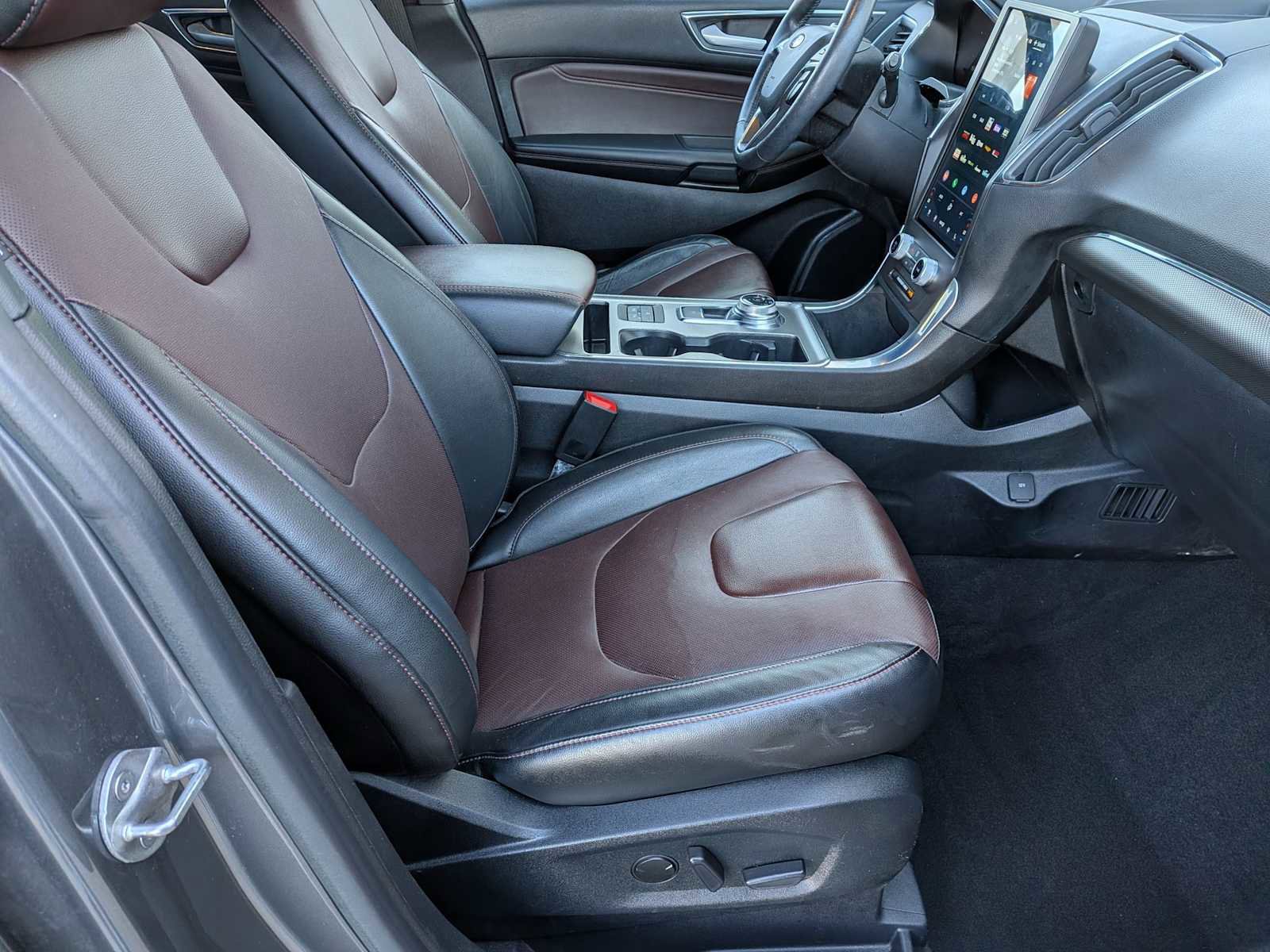 Used 2021 Ford Edge Titanium w/ Equipment Group 301A AWD/4WD image 20