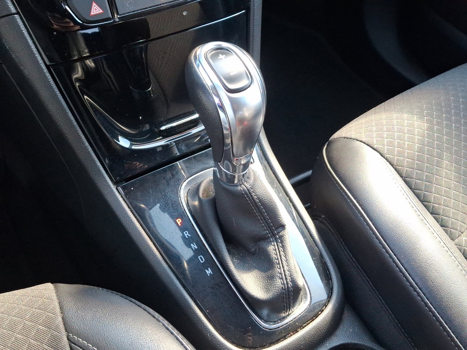 Used 2019 Buick Encore Sport Touring image 13