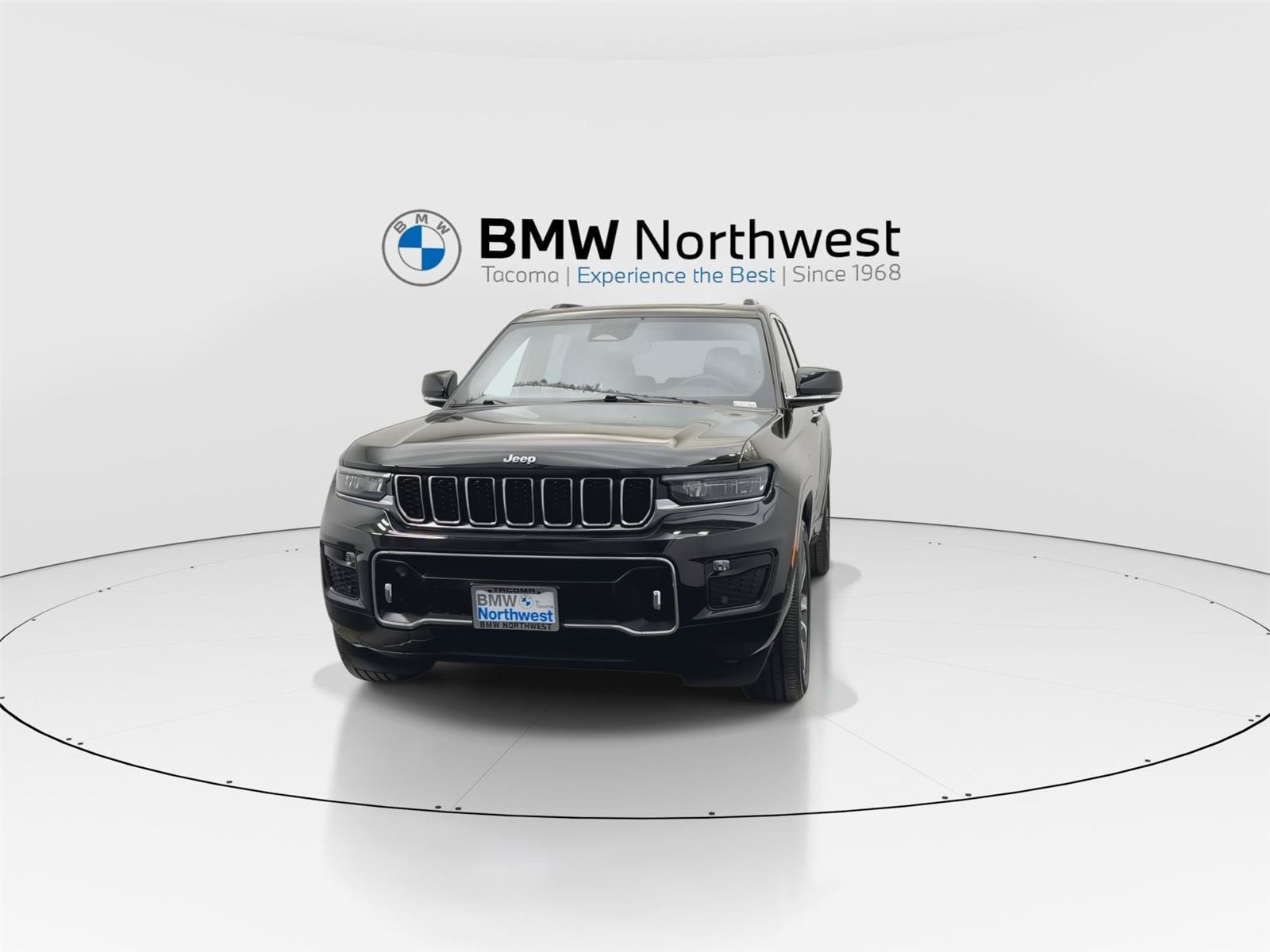 Used 2022 Jeep Grand Cherokee Overland AWD/4WD image 8