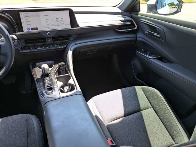 Used 2024 Toyota Crown XLE image 17