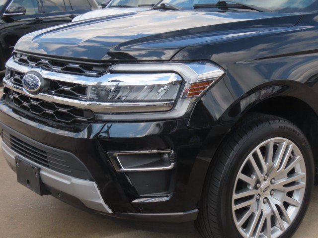 Used 2024 Ford Expedition Max Limited RWD image 3