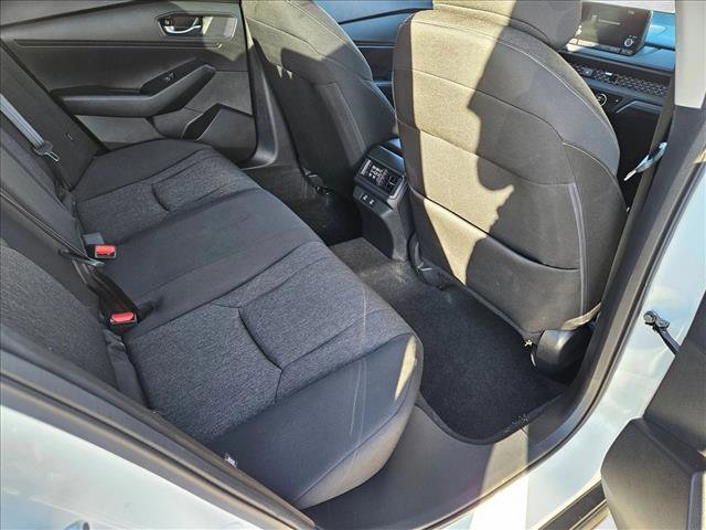 Used 2025 Honda Accord SE image 19