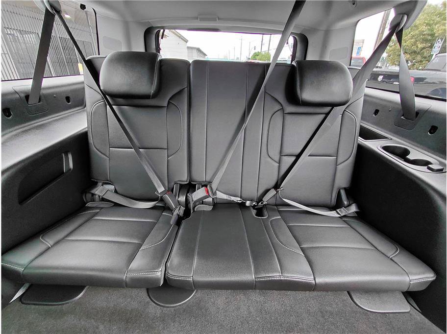 Used 2018 Chevrolet Suburban Premier image 10