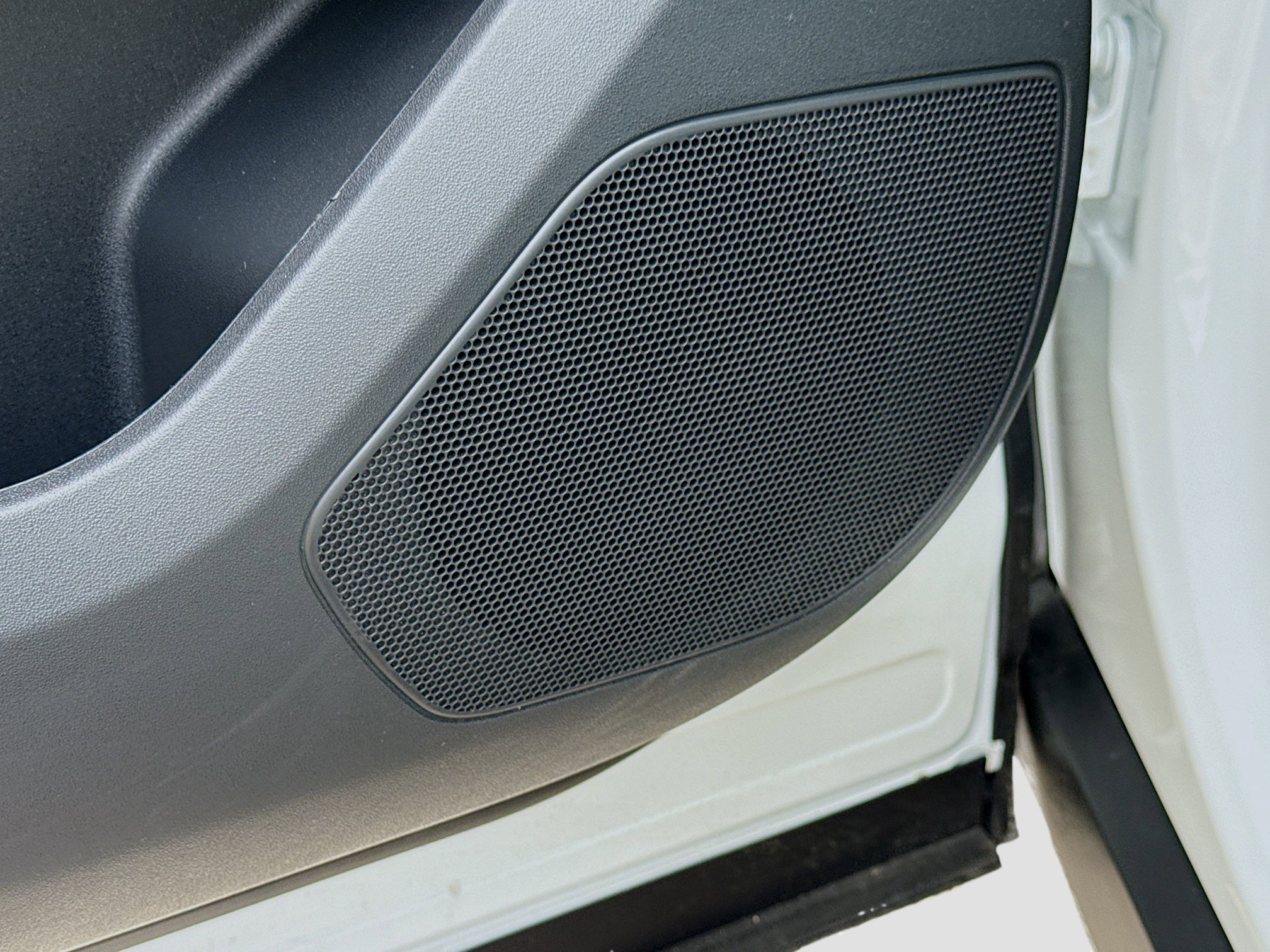 Used 2026 Land Rover Range Rover Velar Dynamic SE image 23