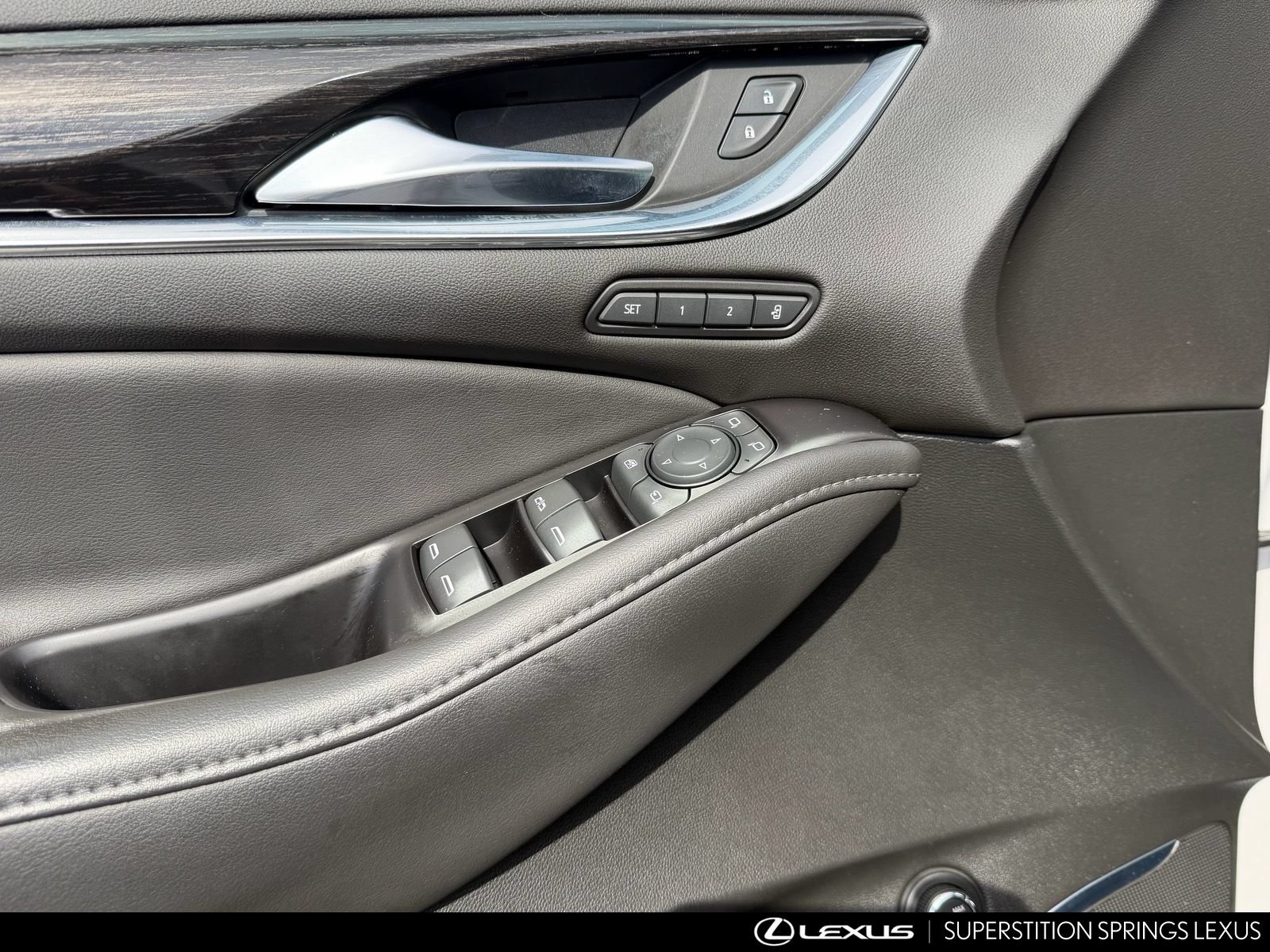 Used 2020 Buick Enclave Avenir w/ Avenir Technology Package FWD image 25