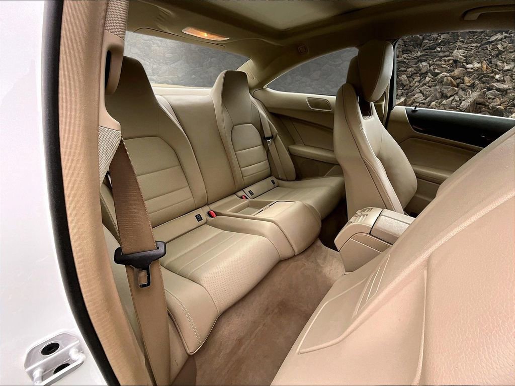 Used 2015 Mercedes-Benz C 250 Coupe image 23