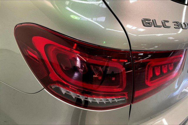 Used 2021 Mercedes-Benz GLC 300 4MATIC w/ Premium Package image 27