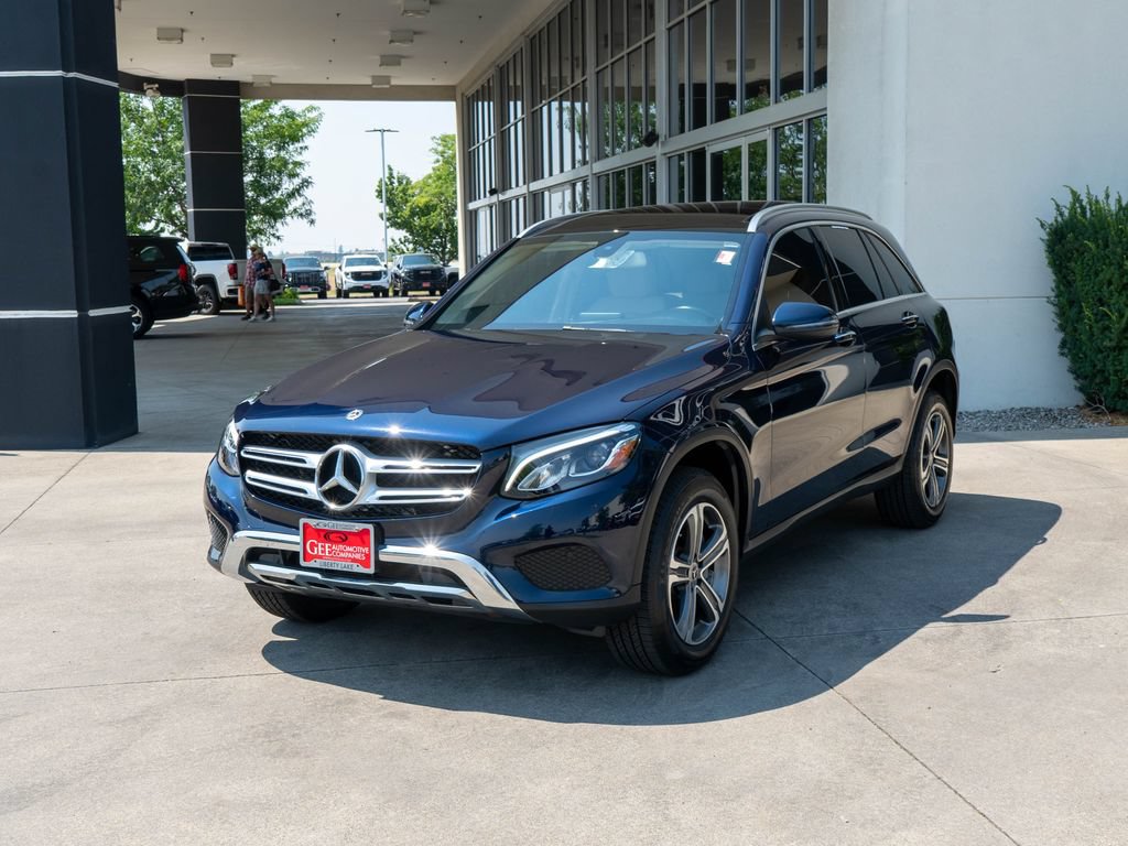 Used 2019 Mercedes-Benz GLC 300 4MATIC image 3