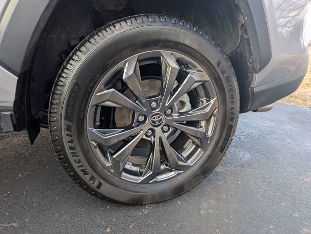 Used 2023 Toyota RAV4 XLE Premium image 25