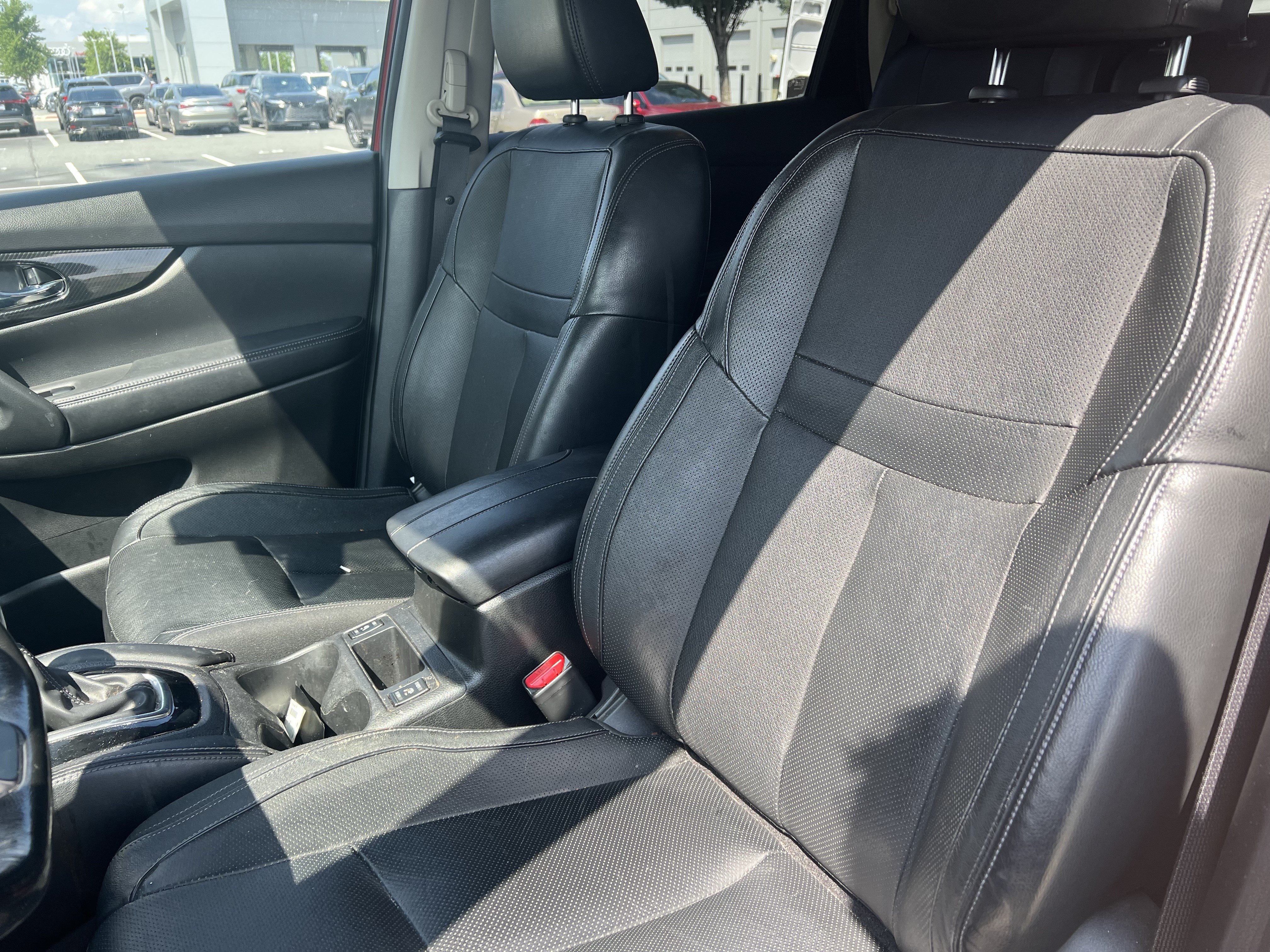 Used 2017 Nissan Rogue SL w/ SL Premium Package FWD image 16