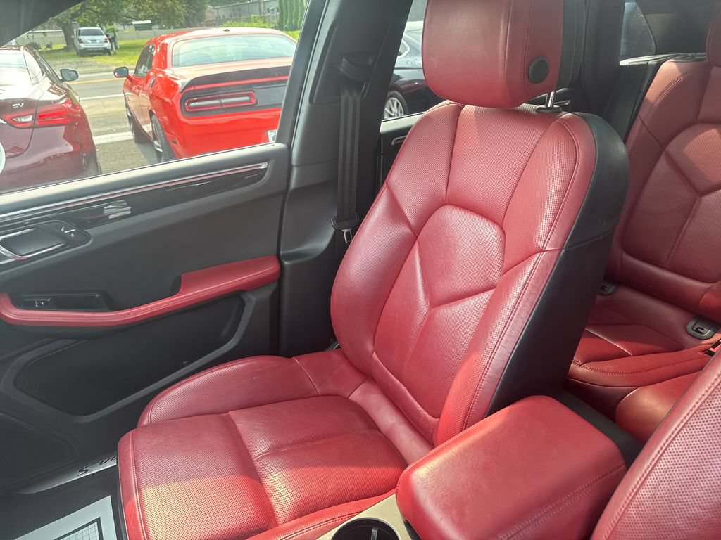 Used 2017 Porsche Macan S w/ Premium Package Plus AWD/4WD image 31