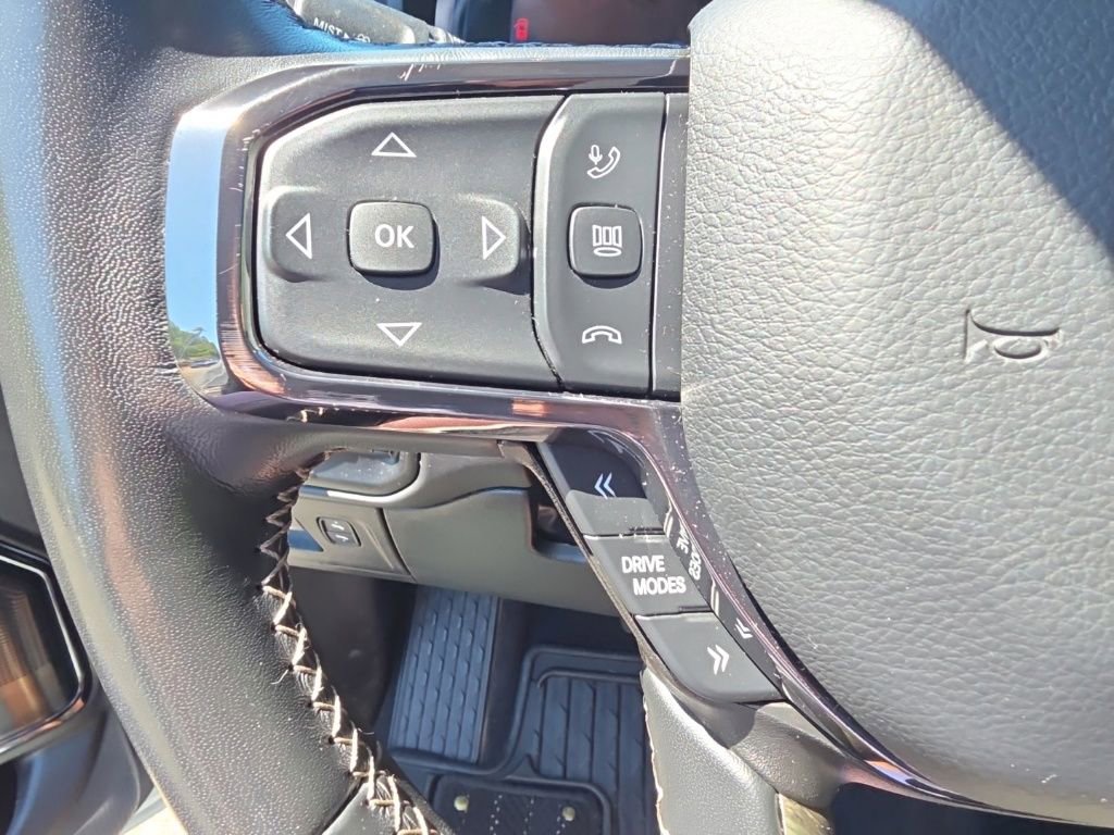 Used 2025 RAM 1500 Limited AWD/4WD image 16