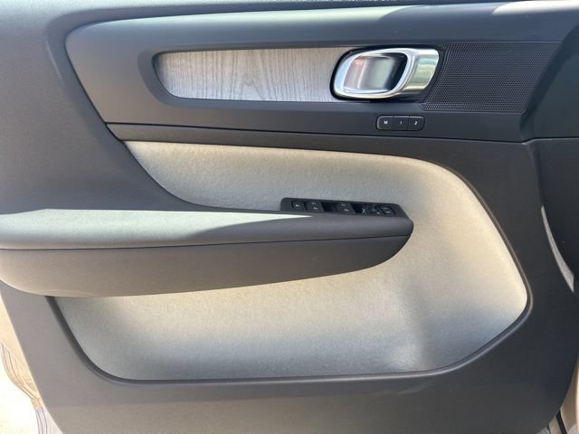 Certified 2023 Volvo XC40 B5 Plus w/ Climate Package AWD/4WD image 14