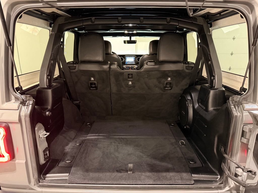 Used 2020 Jeep Wrangler Unlimited Sahara AWD/4WD image 10