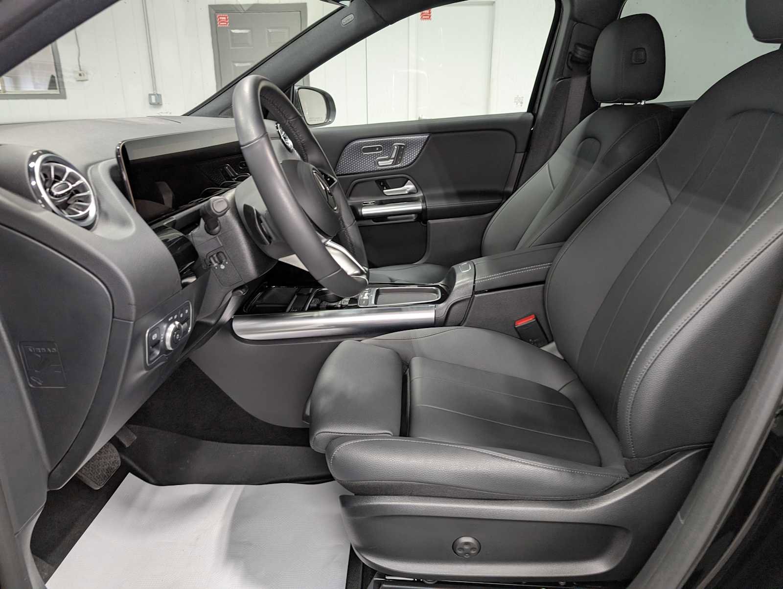 Certified 2025 Mercedes-Benz GLA 250 4MATIC image 4