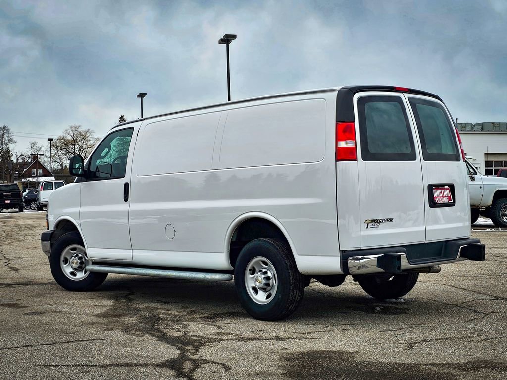 Used 2024 Chevrolet Express 2500 w/ Driver Convenience Package image 5
