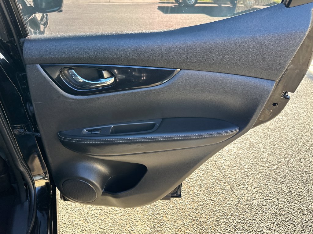 Used 2017 Nissan Rogue Sport SL AWD/4WD image 27