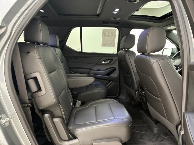 Certified 2023 Chevrolet Traverse LT w/ LT Premium Package AWD/4WD image 16