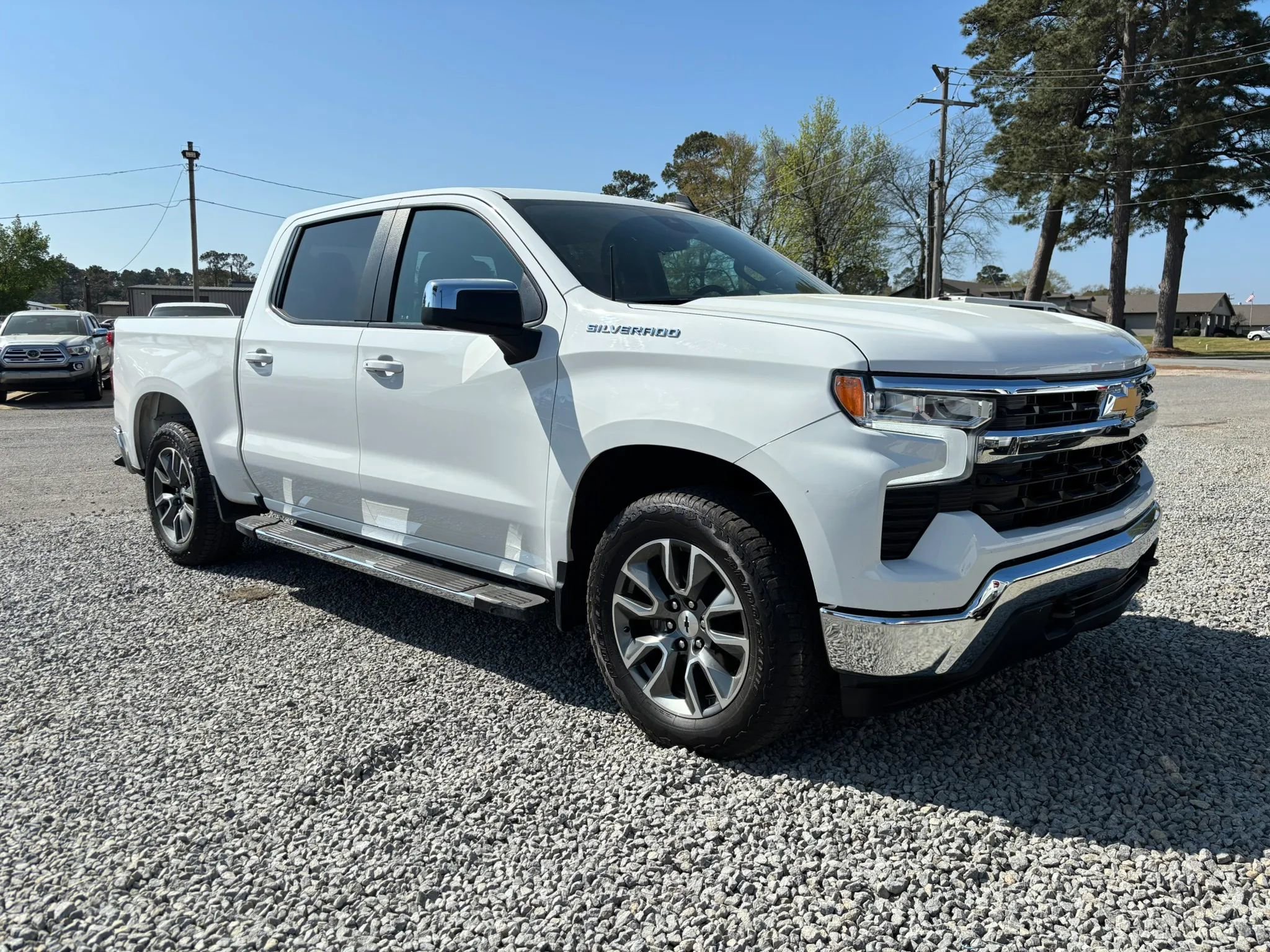 Used 2023 Chevrolet Silverado 1500 LT image 7